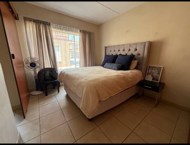 3 BEDROOM APARTMENT FOR SALE IN WATERVAL EAST